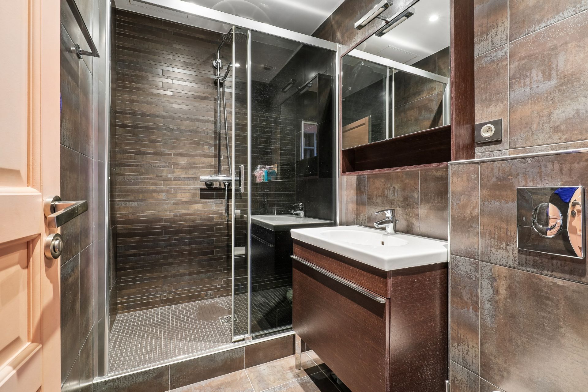 luxury apartment 5 Rooms for sale on PARIS (75001)