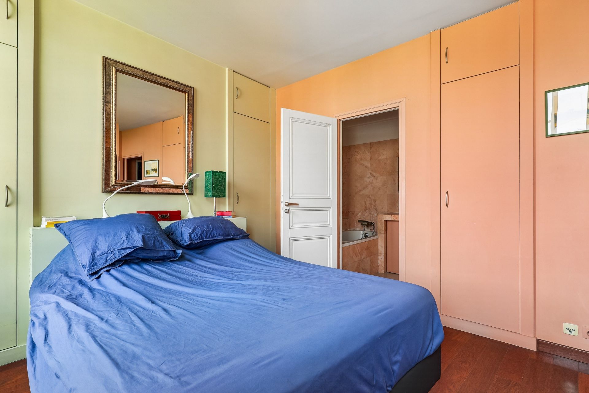 luxury apartment 5 Rooms for sale on PARIS (75001)