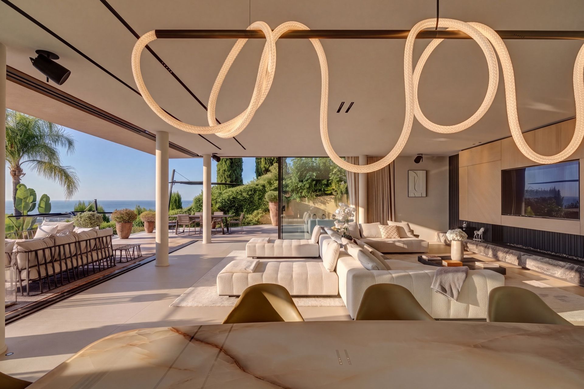 luxury villa 7 Rooms for sale on VALLAURIS (06220)