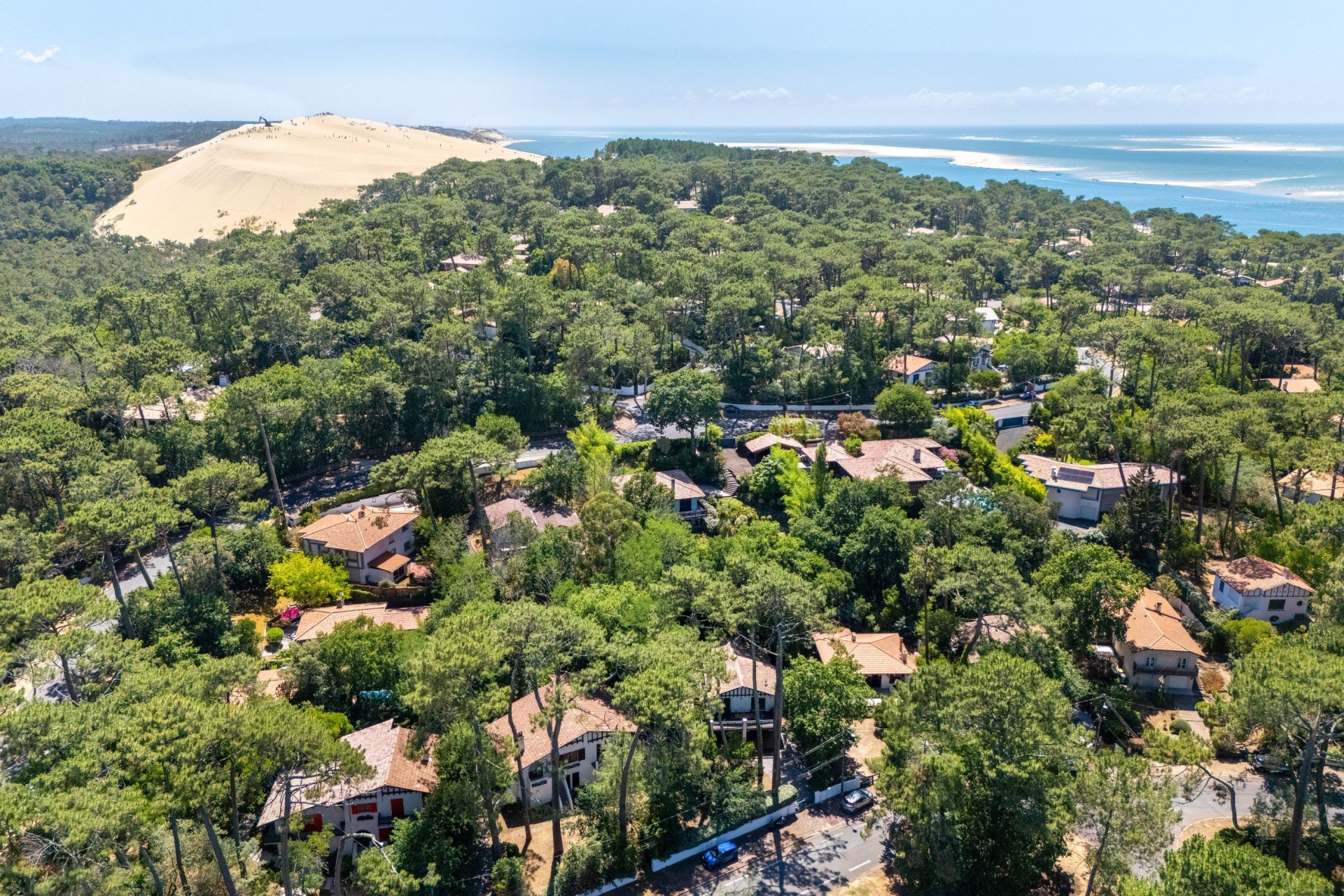 luxury house 7 Rooms for sale on PYLA SUR MER (33115)