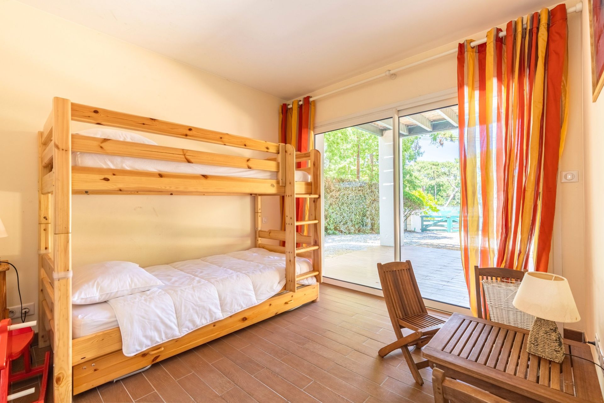 luxury house 7 Rooms for sale on PYLA SUR MER (33115)