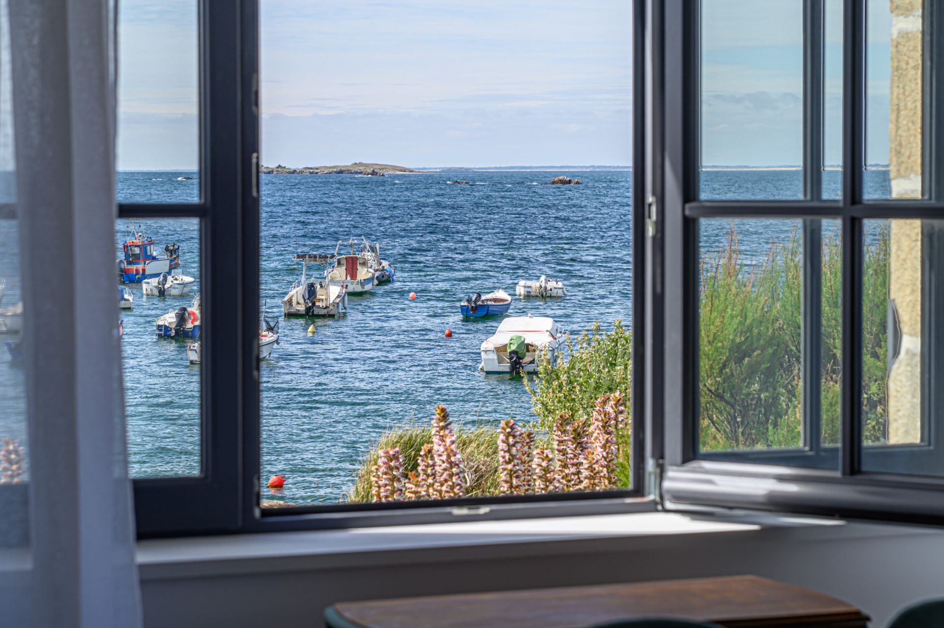 luxury house 8 Rooms for sale on ST PIERRE QUIBERON (56510)
