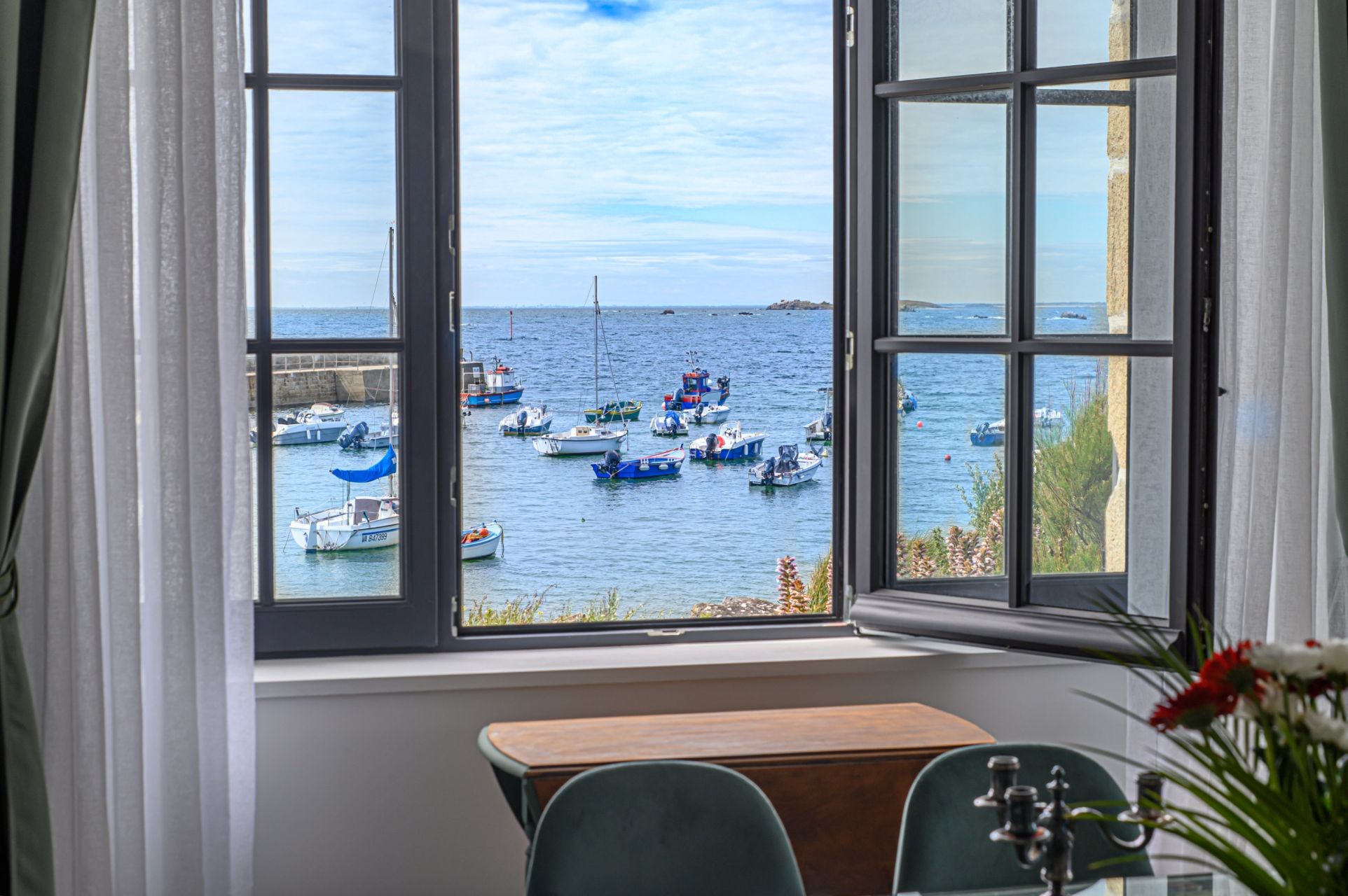 luxury house 8 Rooms for sale on ST PIERRE QUIBERON (56510)