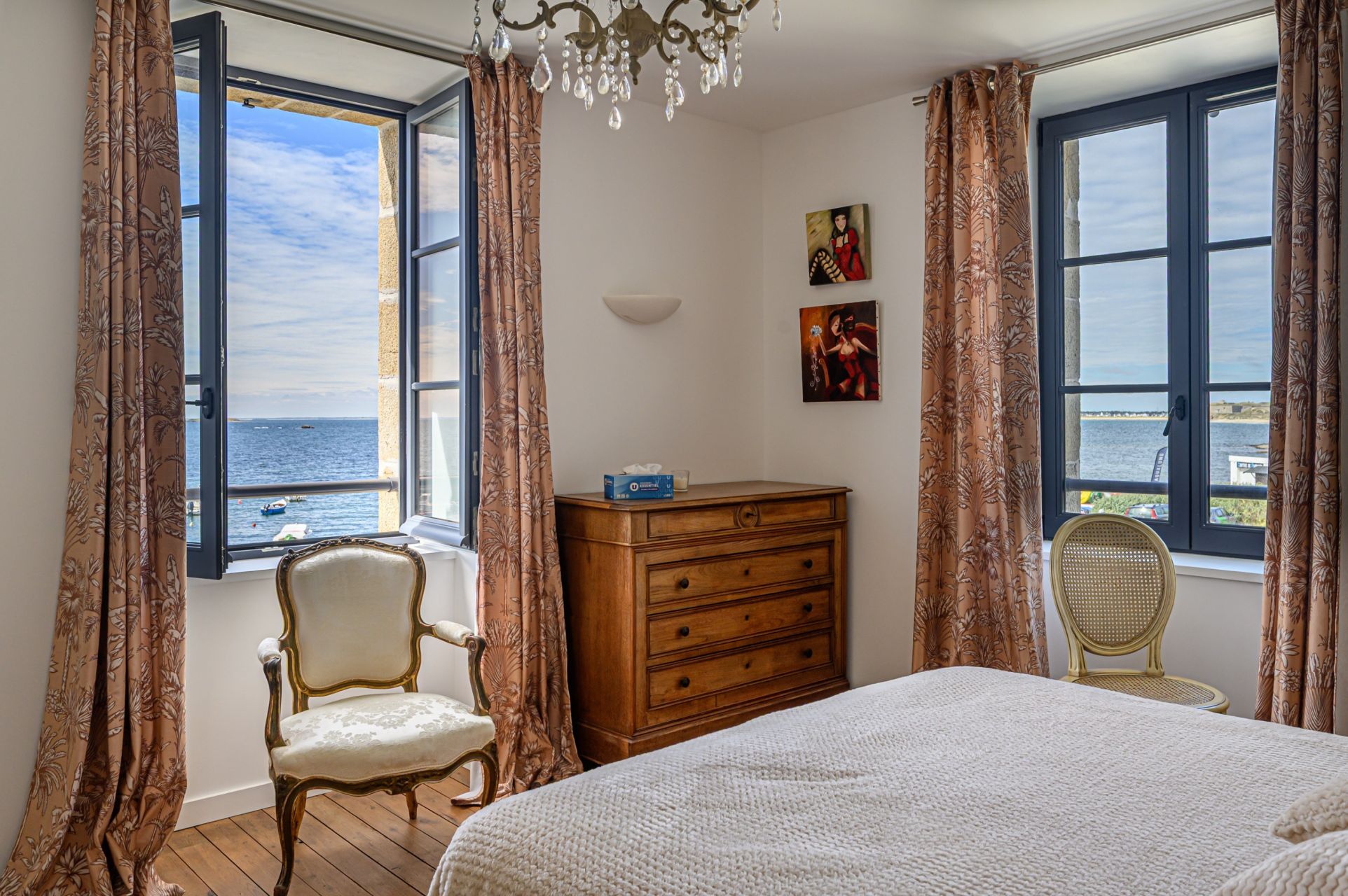 luxury house 8 Rooms for sale on ST PIERRE QUIBERON (56510)