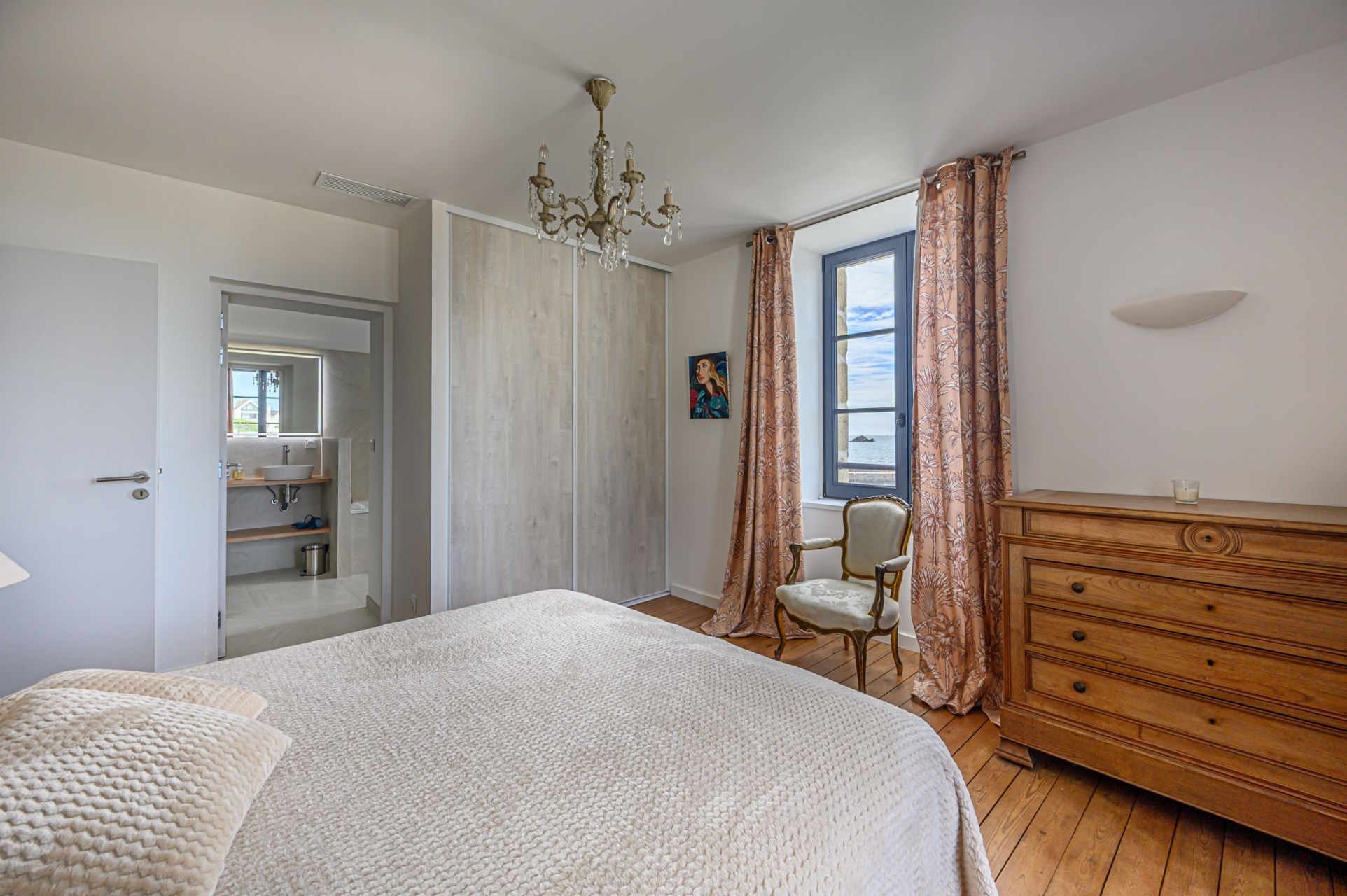 luxury house 8 Rooms for sale on ST PIERRE QUIBERON (56510)