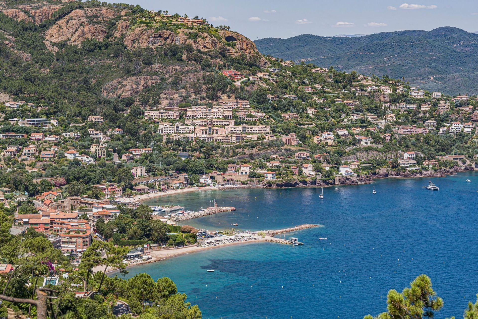 luxury provencale house 7 Rooms for sale on THEOULE SUR MER (06590)
