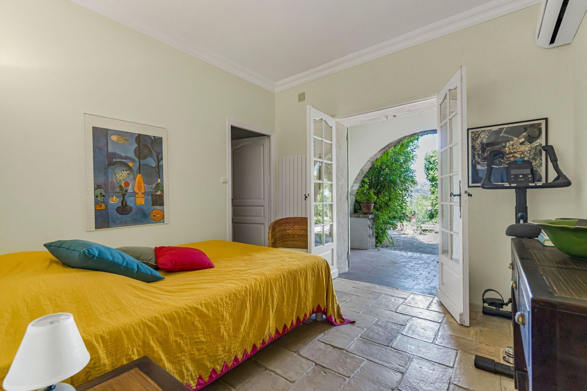 luxury provencale house 7 Rooms for sale on THEOULE SUR MER (06590)