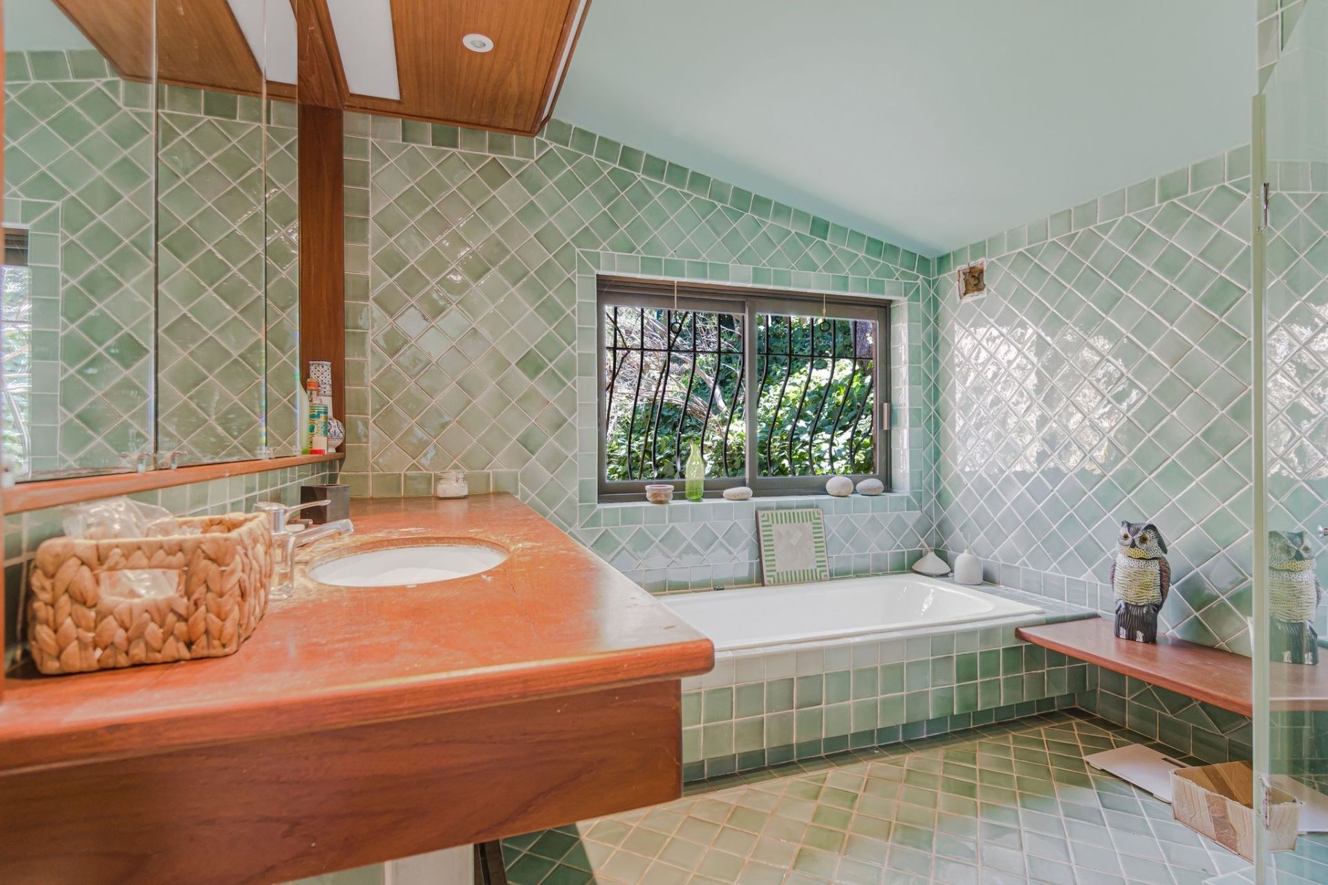 luxury provencale house 7 Rooms for sale on THEOULE SUR MER (06590)
