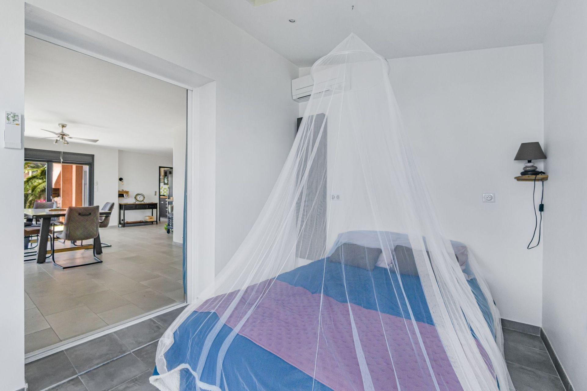 maison contemporaine 4 Pièces en vente sur ANTHEOR (83530)