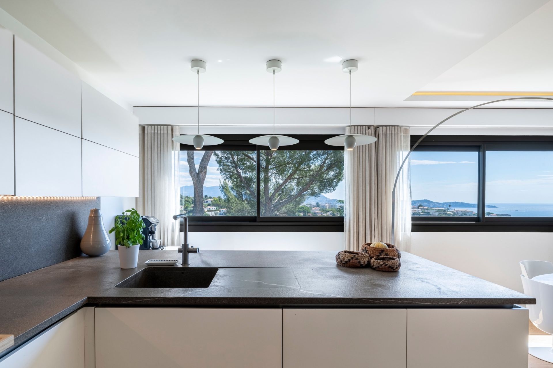 maison contemporaine 5 Pièces en vente sur NICE (06000)
