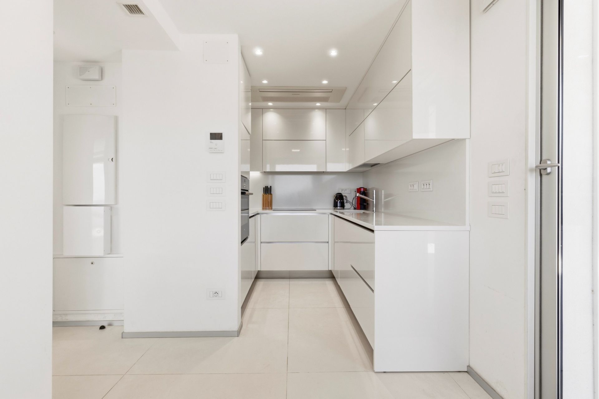 contemporary house 7 Rooms for sale on EZE (06360)