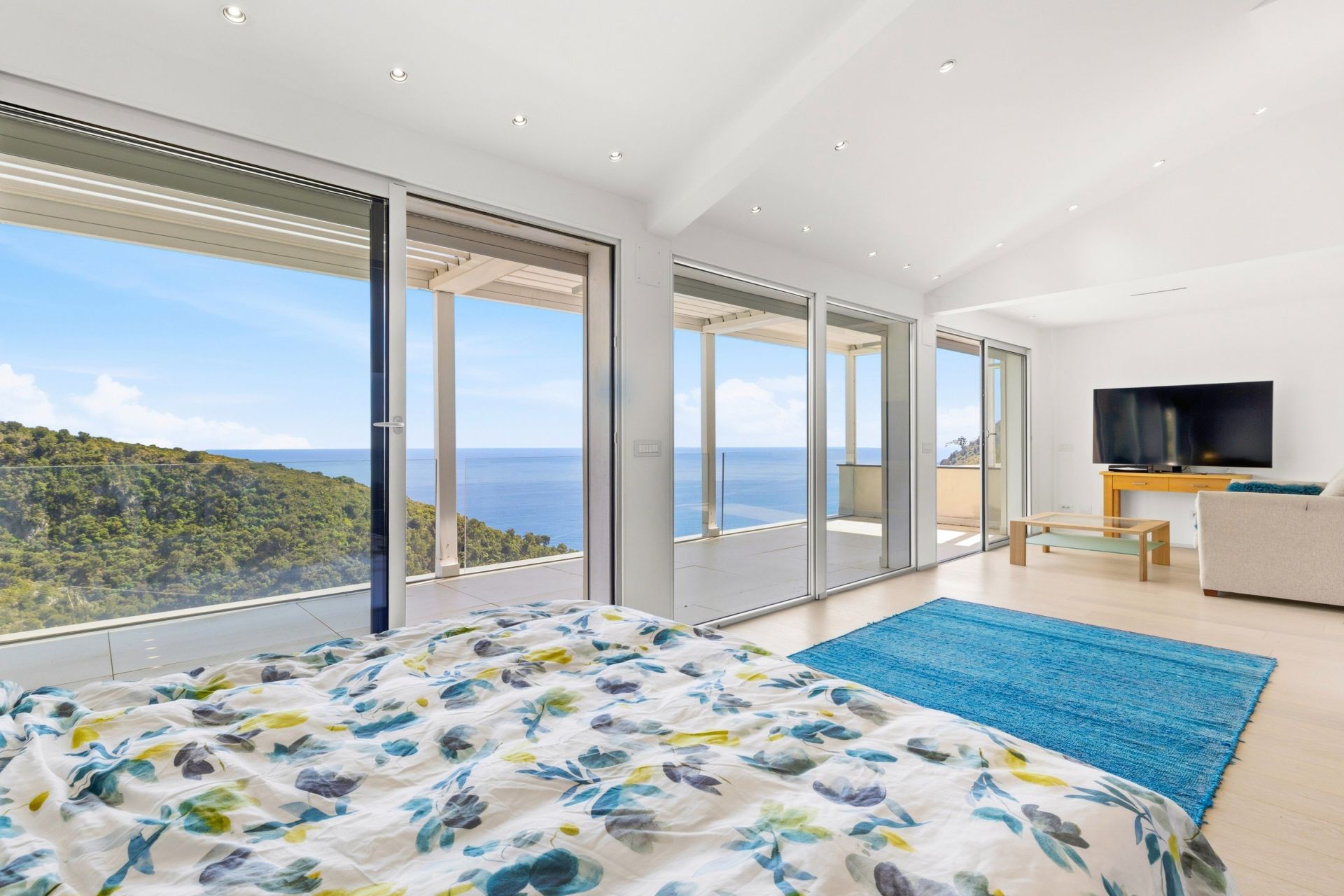 contemporary house 7 Rooms for sale on EZE (06360)