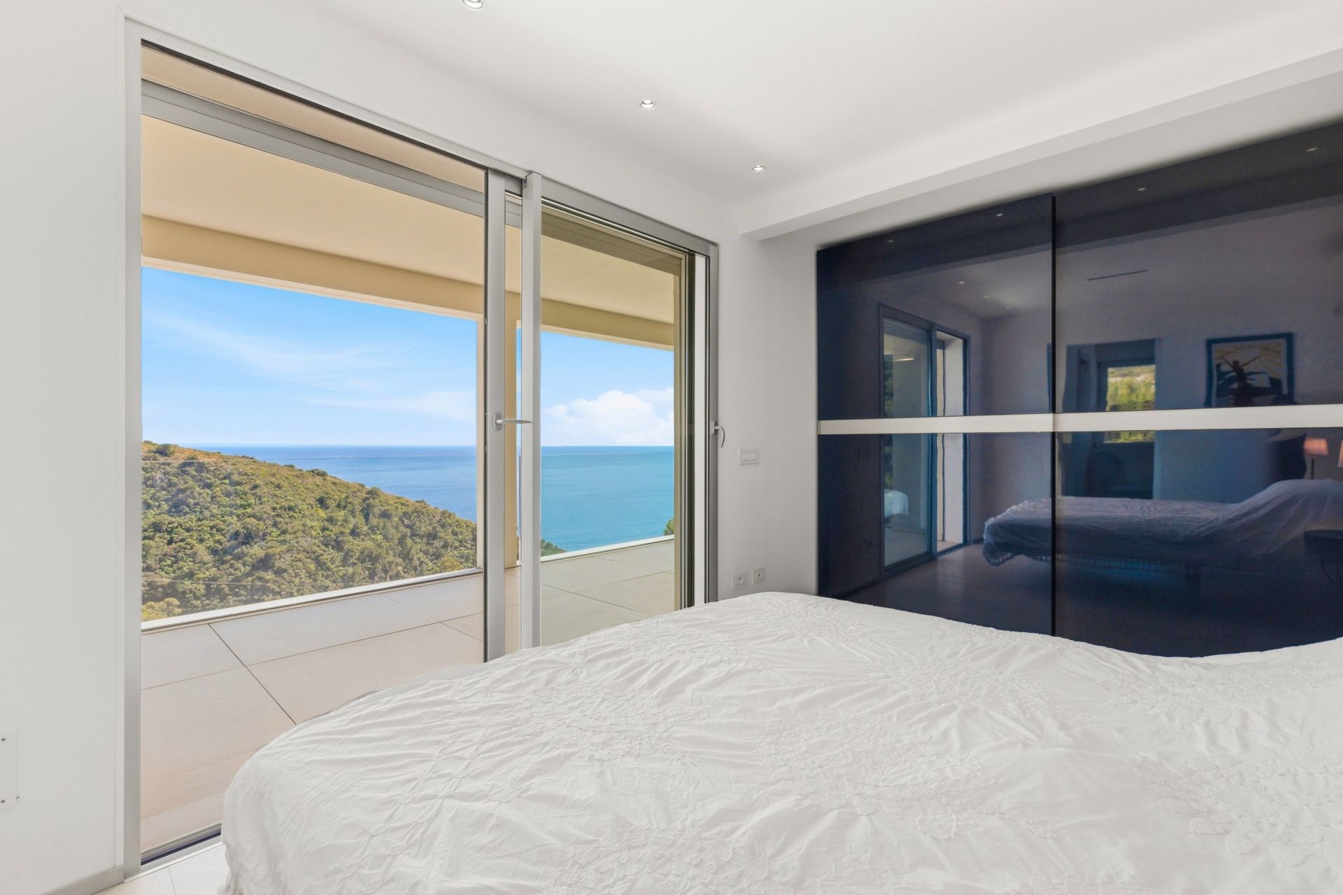 contemporary house 7 Rooms for sale on EZE (06360)