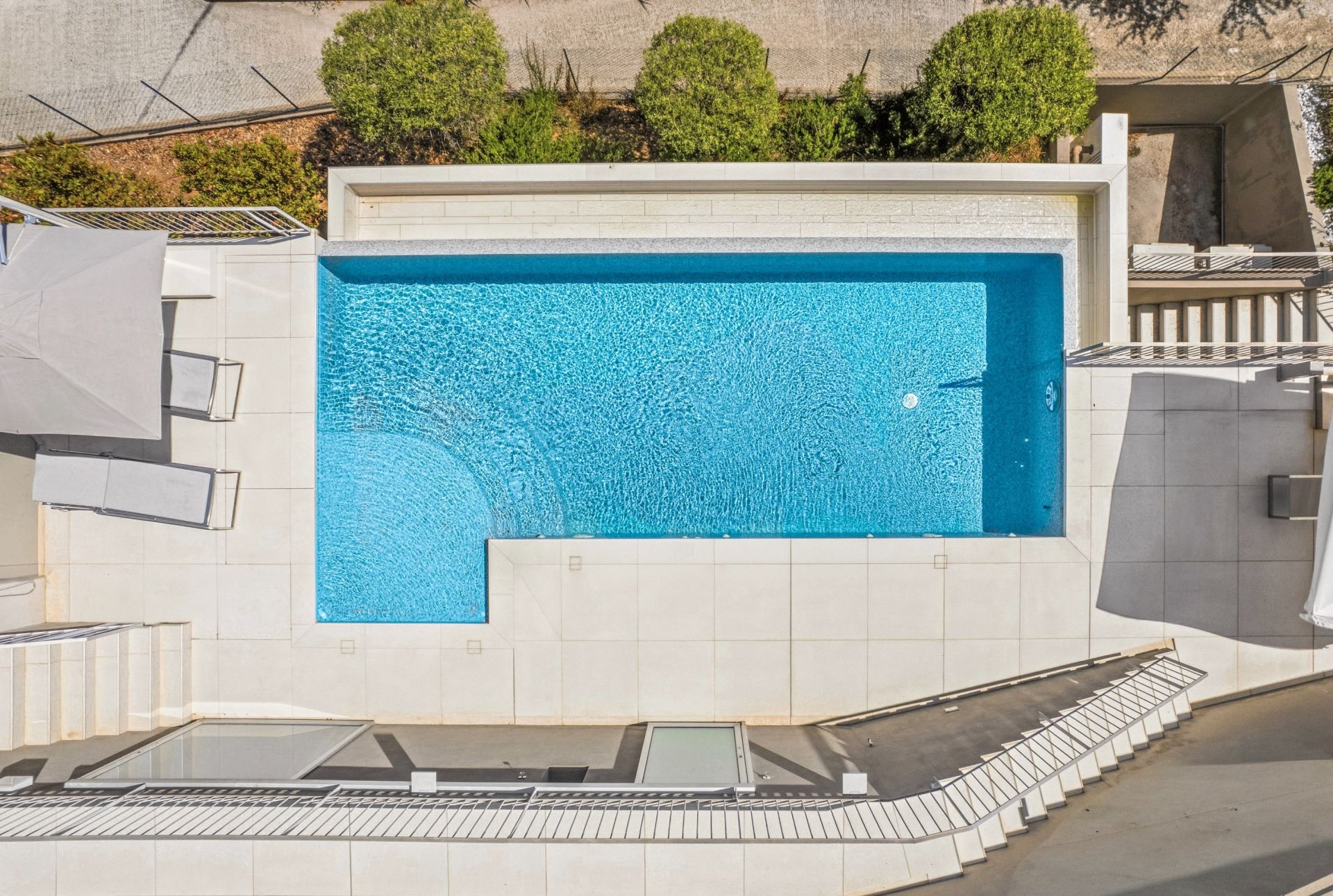 contemporary house 7 Rooms for sale on EZE (06360)