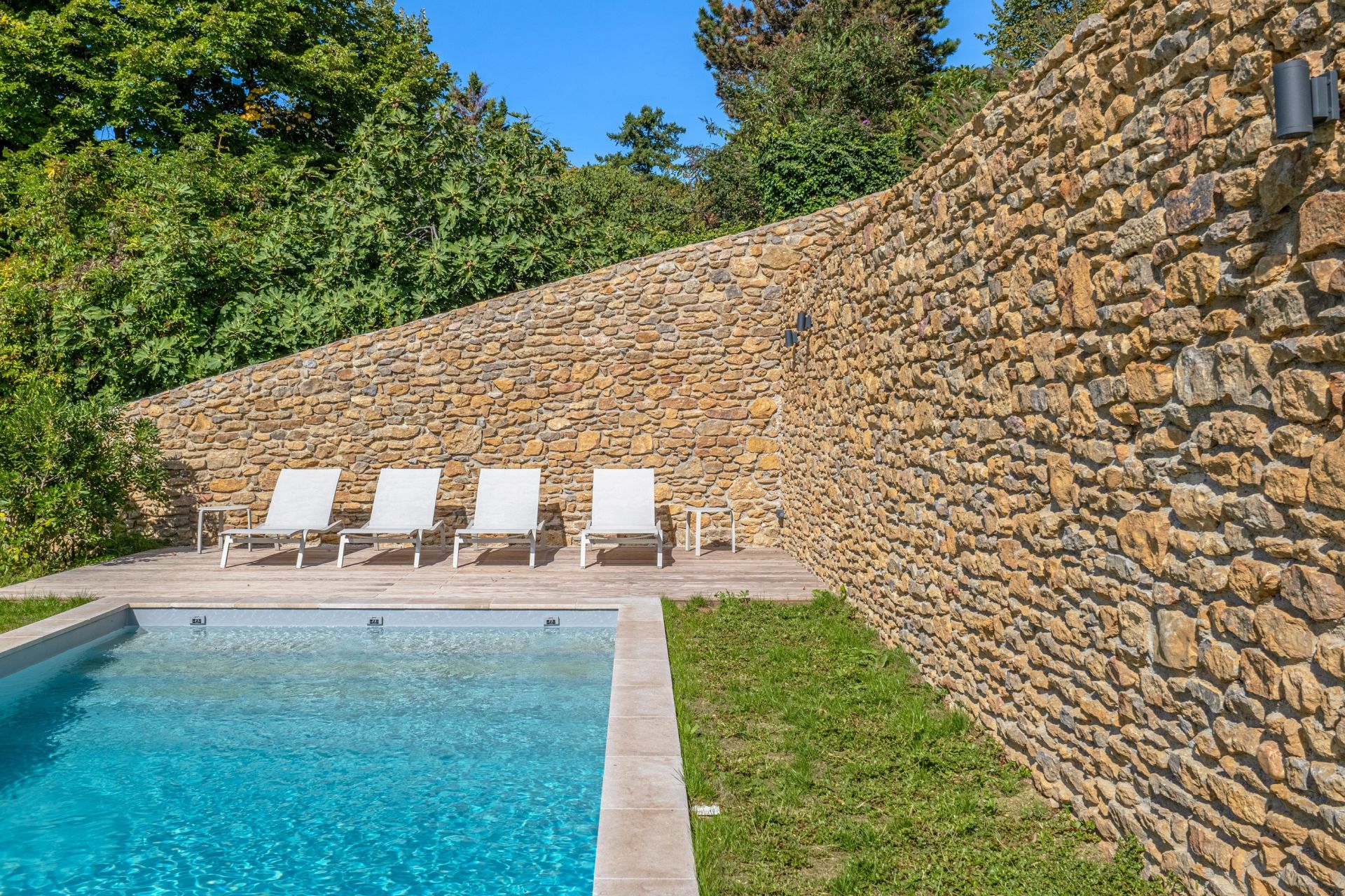 contemporary house 5 Rooms for sale on ST DIDIER AU MONT D OR (69370)