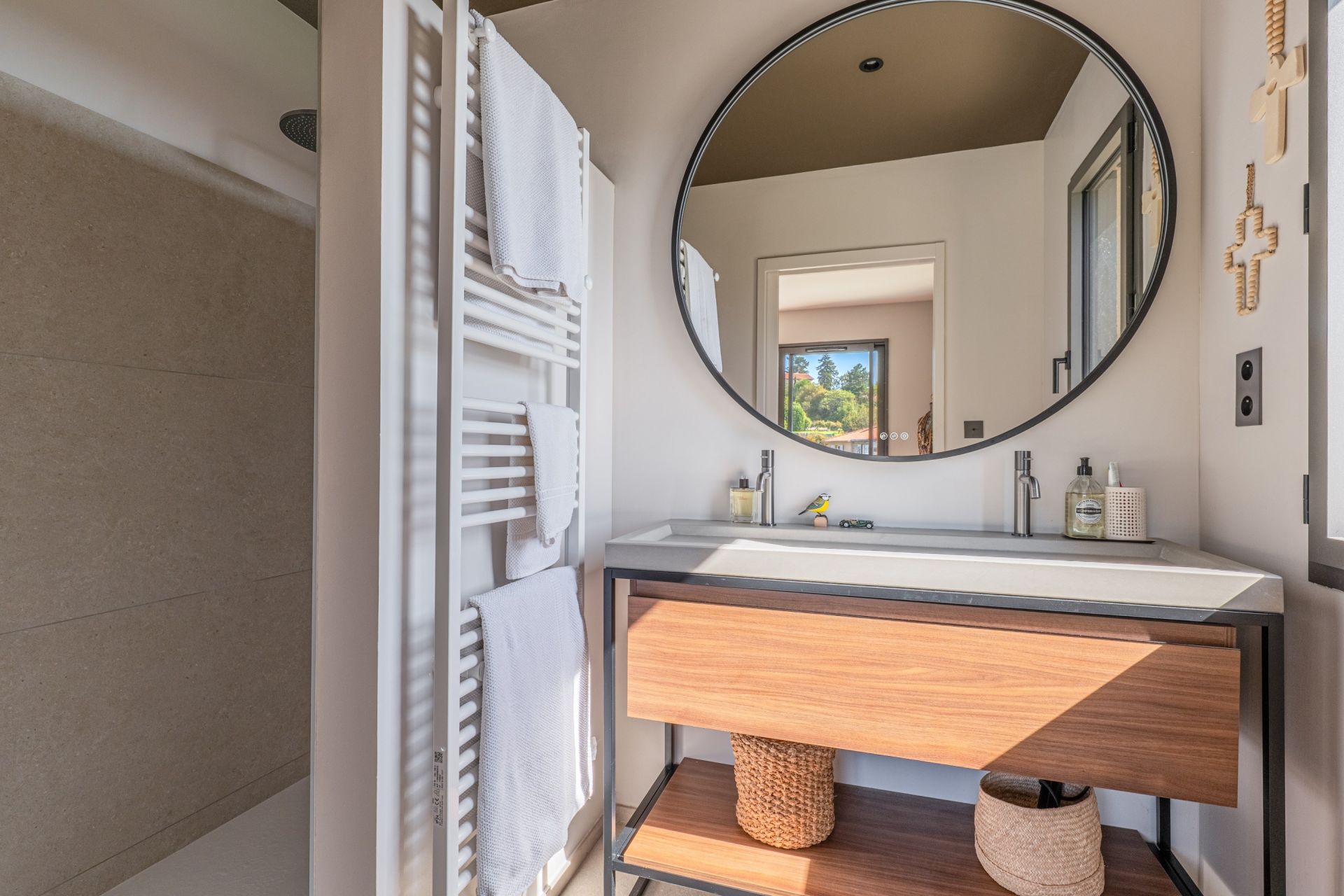 contemporary house 5 Rooms for sale on ST DIDIER AU MONT D OR (69370)