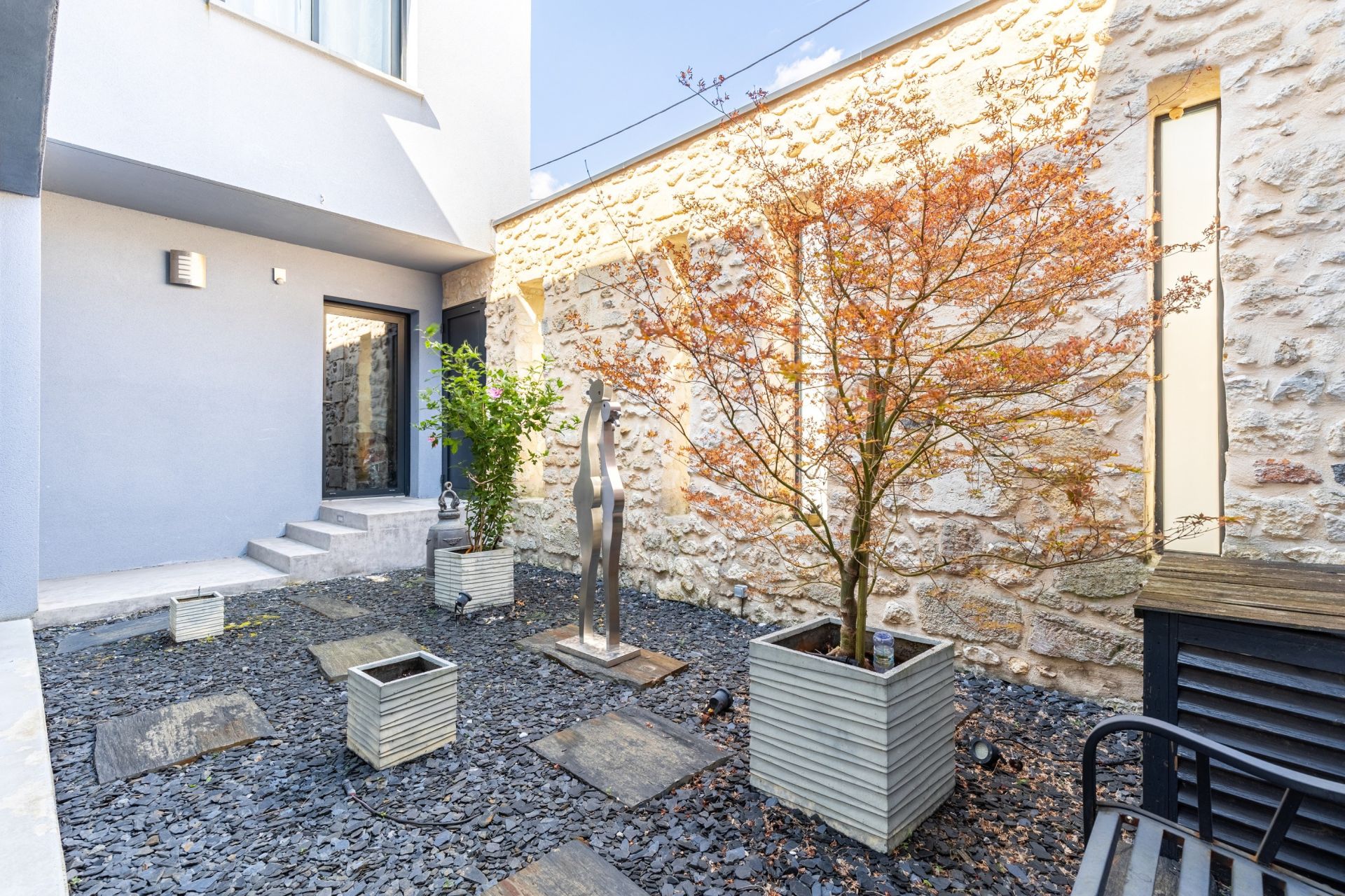 luxury house 7 Rooms for sale on BORDEAUX (33000)
