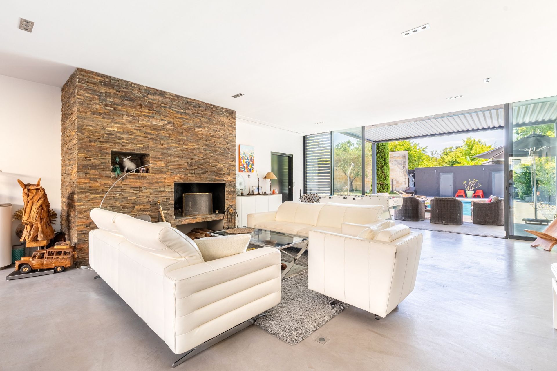 luxury house 7 Rooms for sale on BORDEAUX (33000)