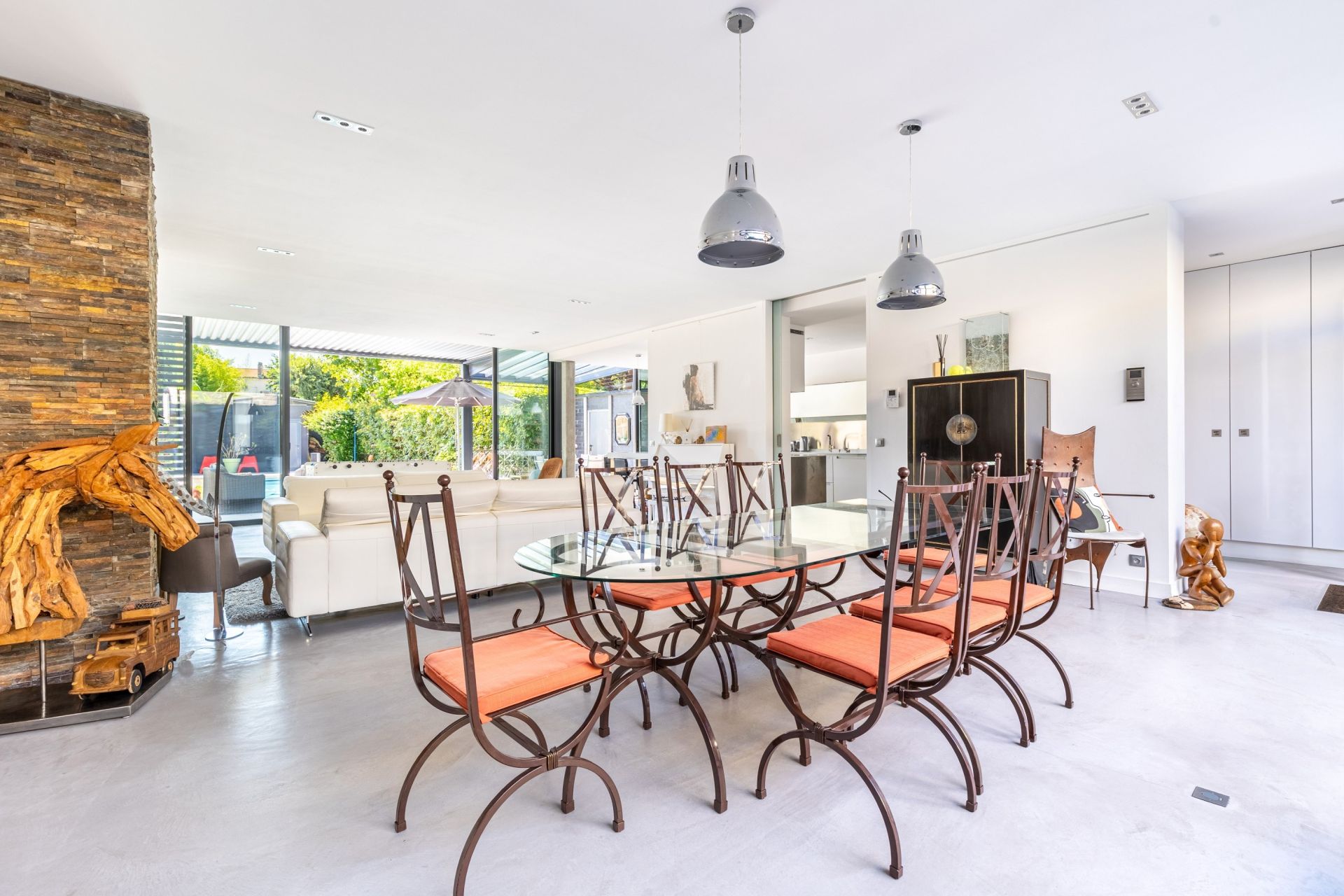 luxury house 7 Rooms for sale on BORDEAUX (33000)