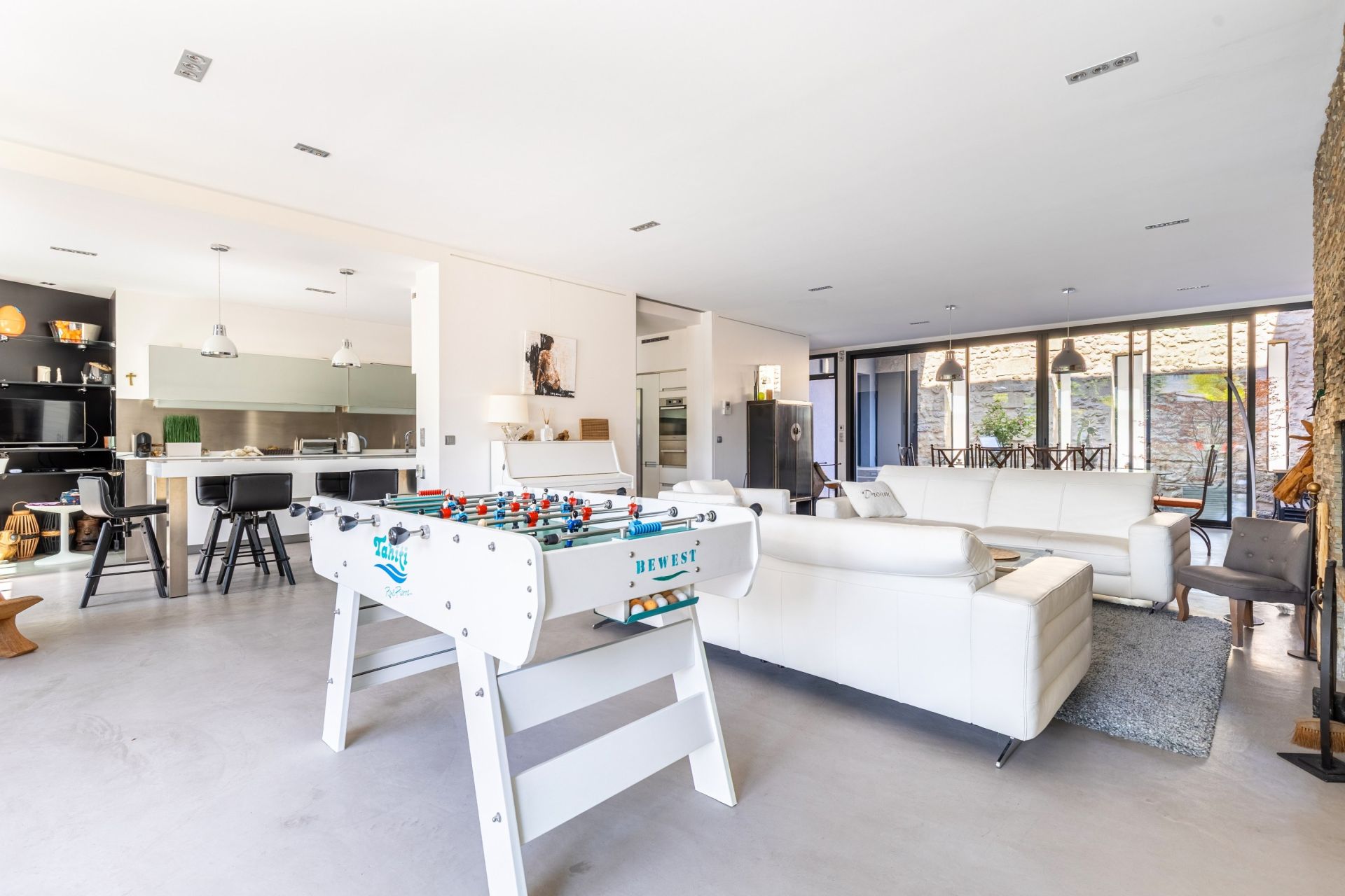 luxury house 7 Rooms for sale on BORDEAUX (33000)