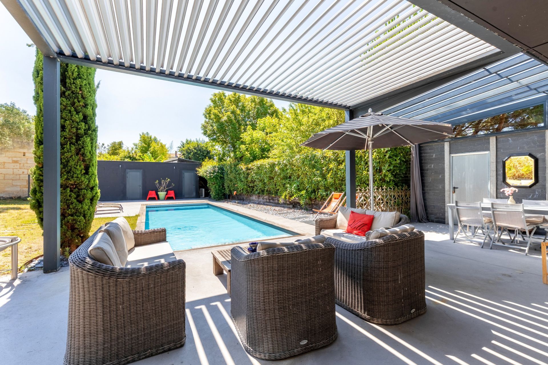 luxury house 7 Rooms for sale on BORDEAUX (33000)