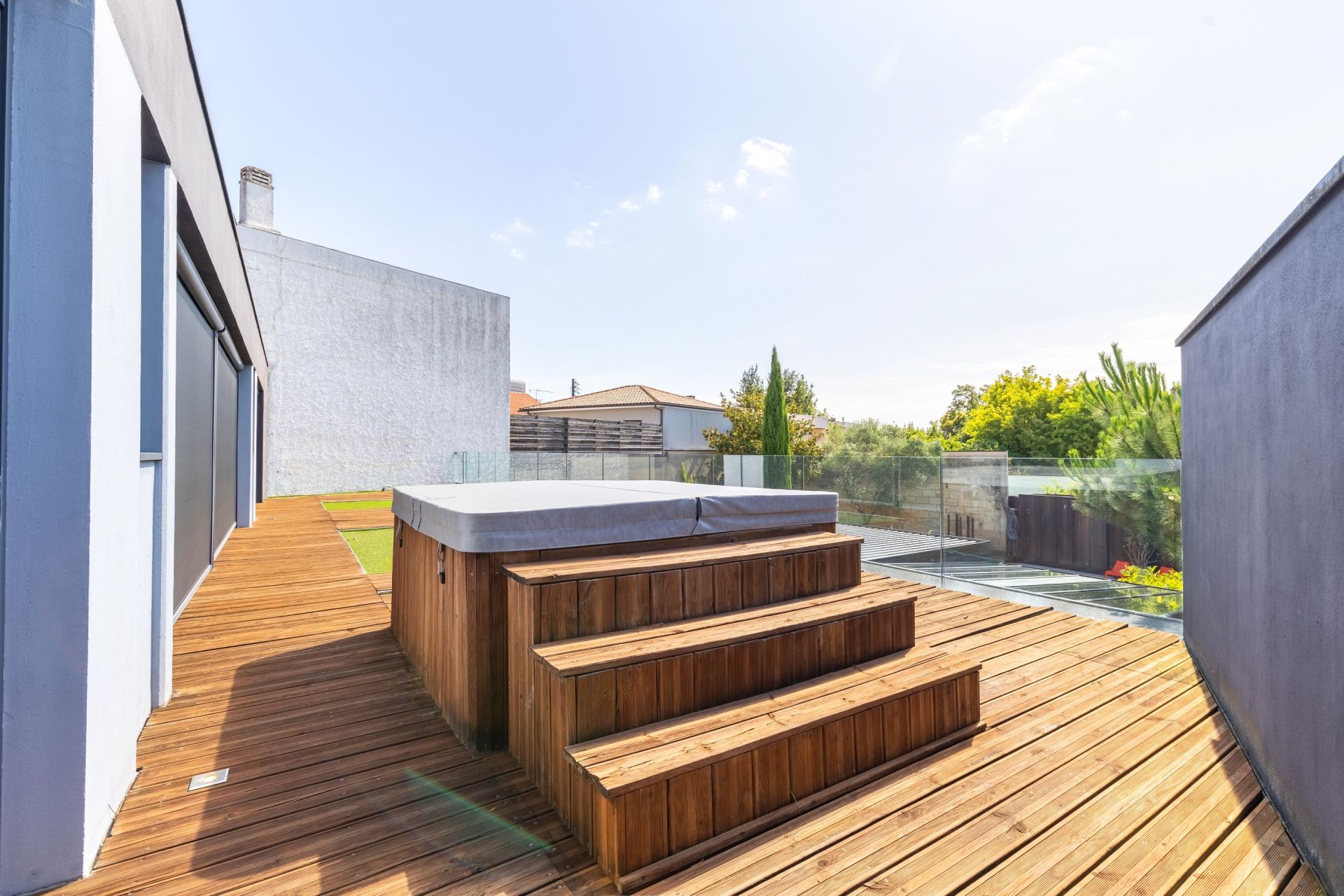 luxury house 7 Rooms for sale on BORDEAUX (33000)