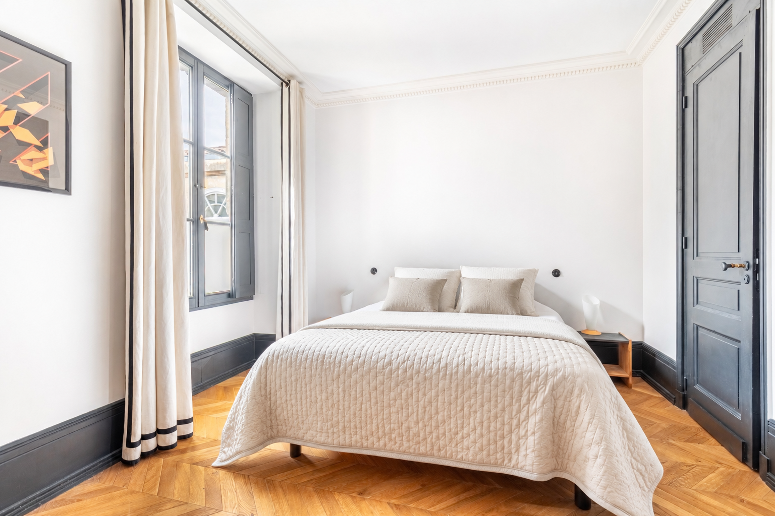 luxury apartment 4 Rooms for sale on BORDEAUX (33000)
