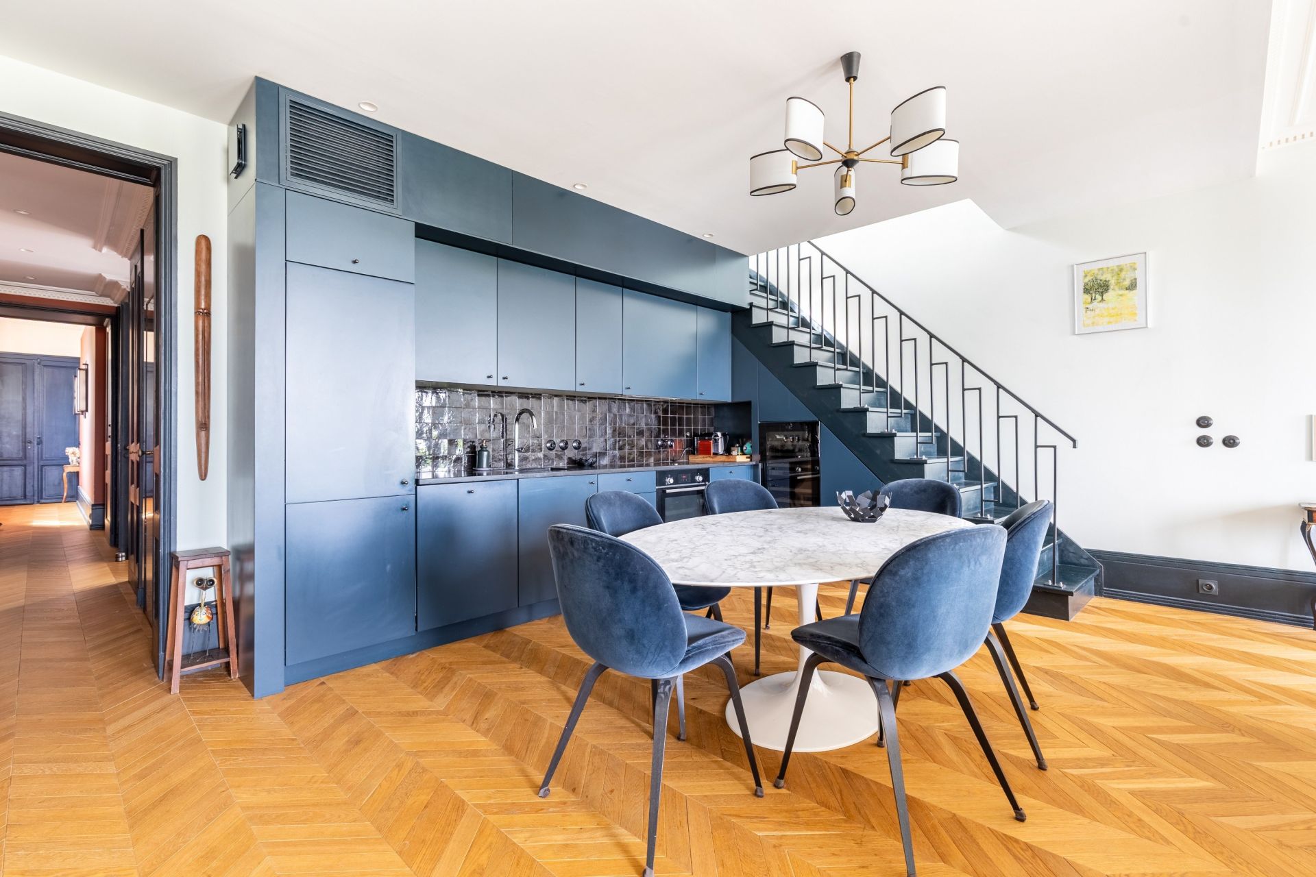 luxury apartment 4 Rooms for sale on BORDEAUX (33000)