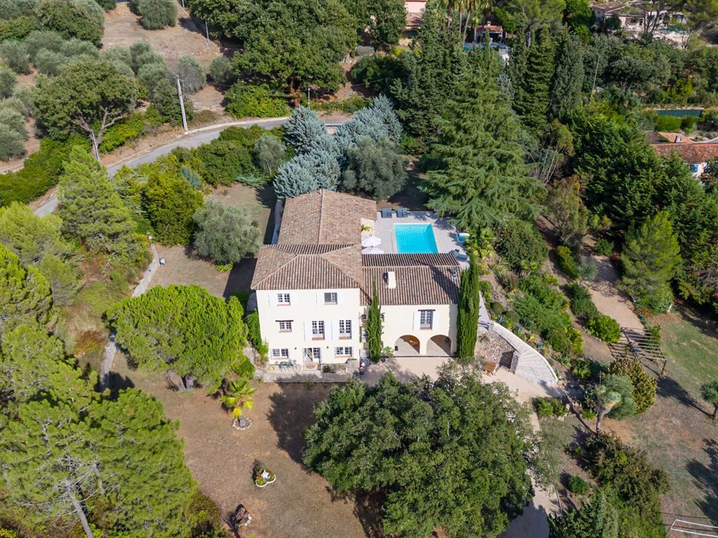luxury villa 10 Rooms for sale on PEYMEINADE (06530)