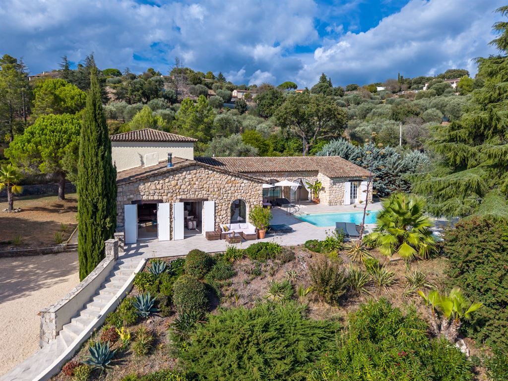 luxury villa 10 Rooms for sale on PEYMEINADE (06530)
