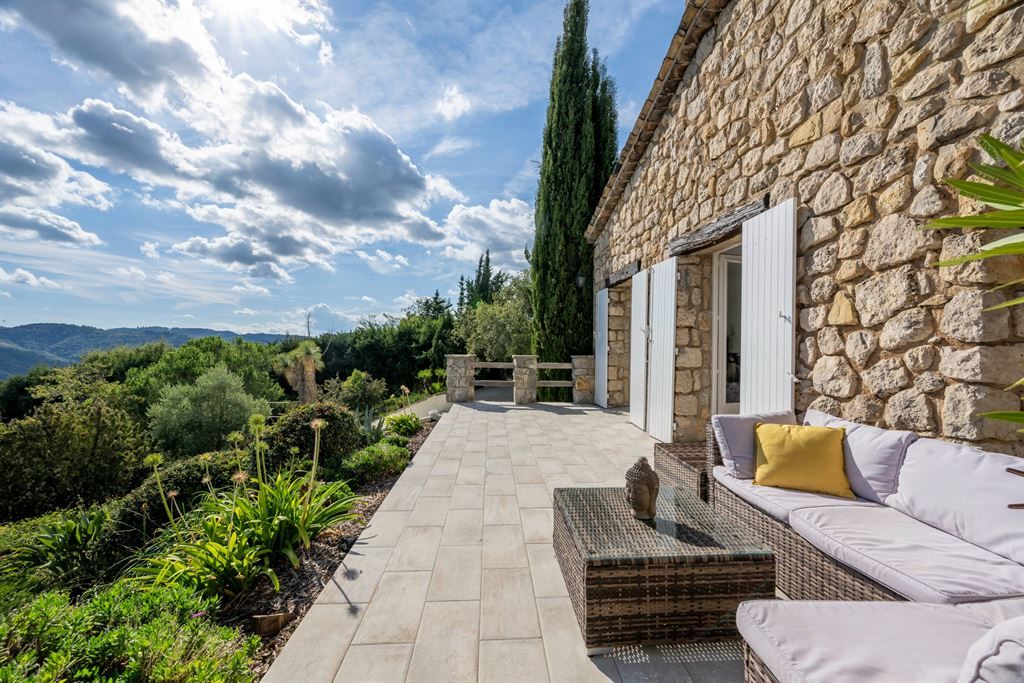 luxury villa 10 Rooms for sale on PEYMEINADE (06530)