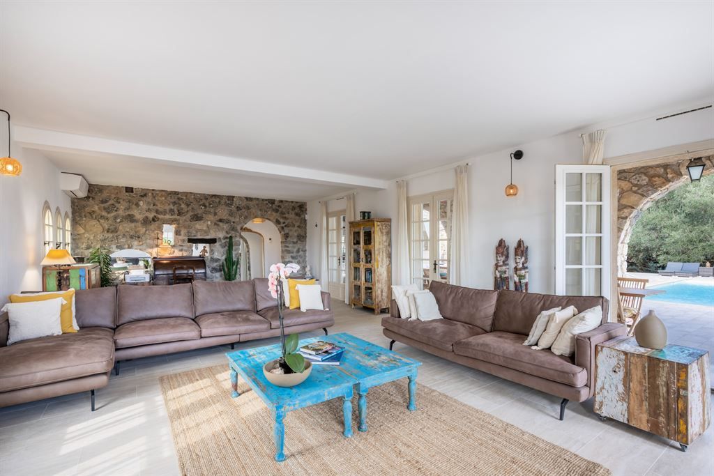 luxury villa 10 Rooms for sale on PEYMEINADE (06530)