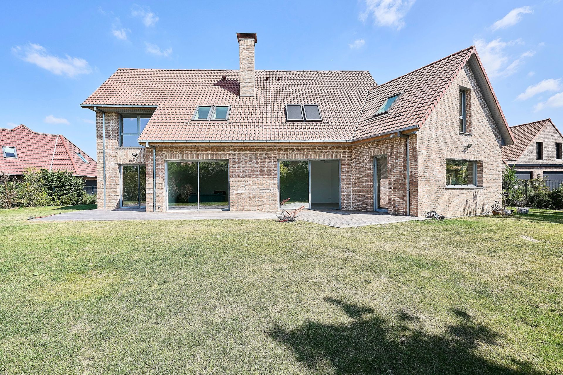 luxury house 9 Rooms for sale on CROIX (59170)