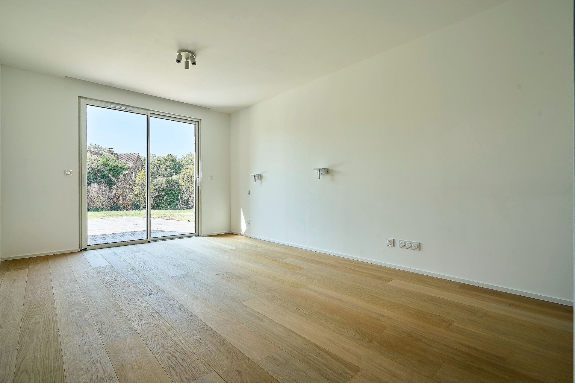 luxury house 9 Rooms for sale on CROIX (59170)