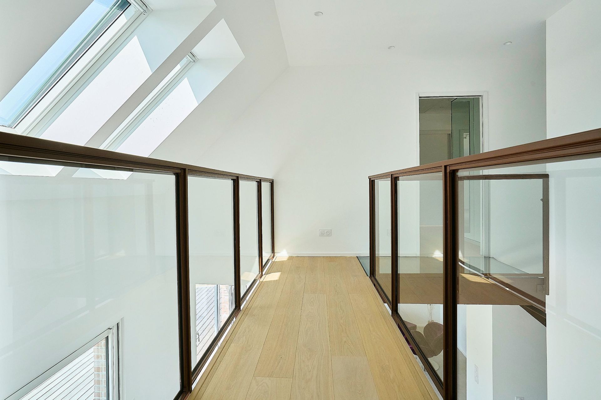 luxury house 9 Rooms for sale on CROIX (59170)