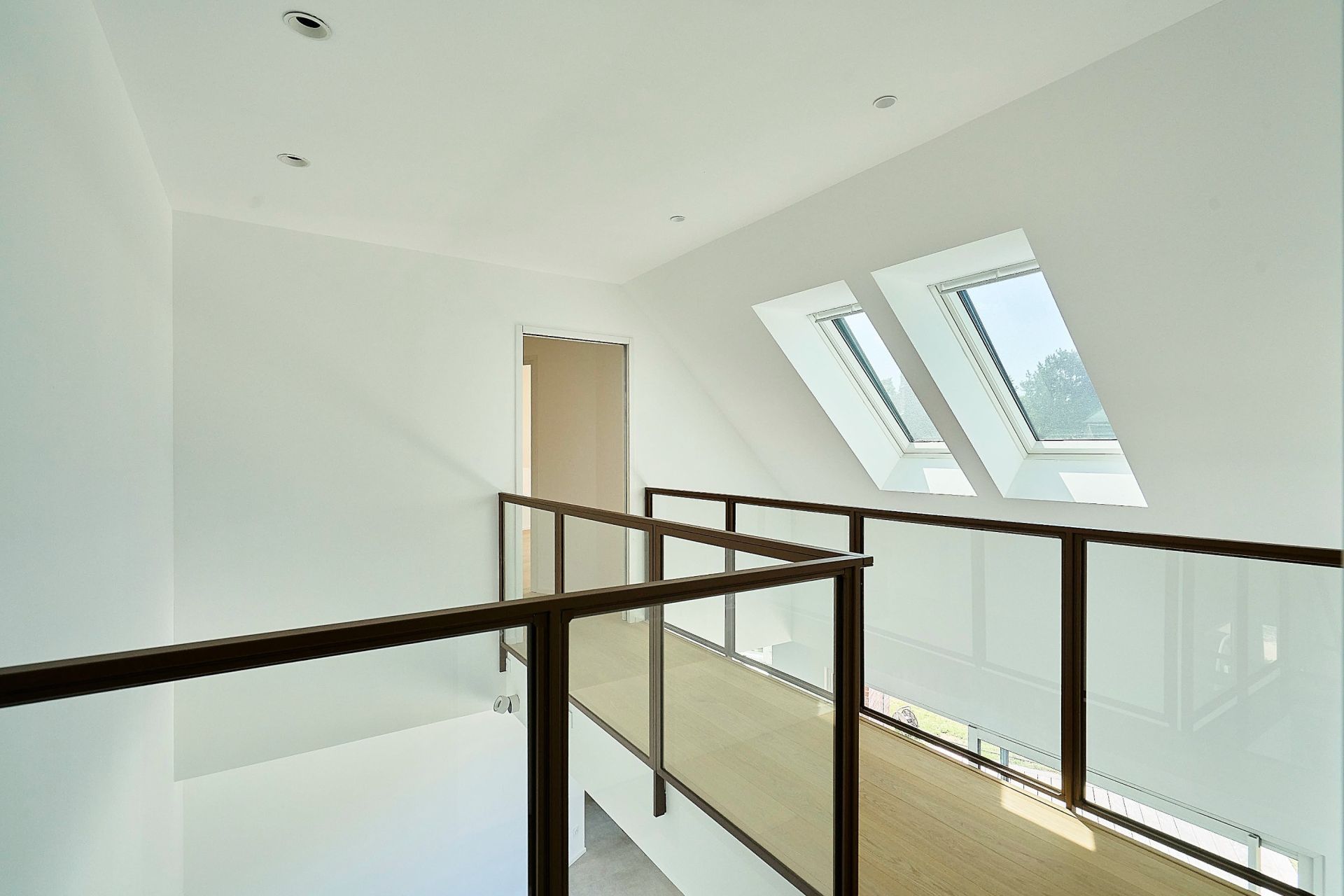 luxury house 9 Rooms for sale on CROIX (59170)
