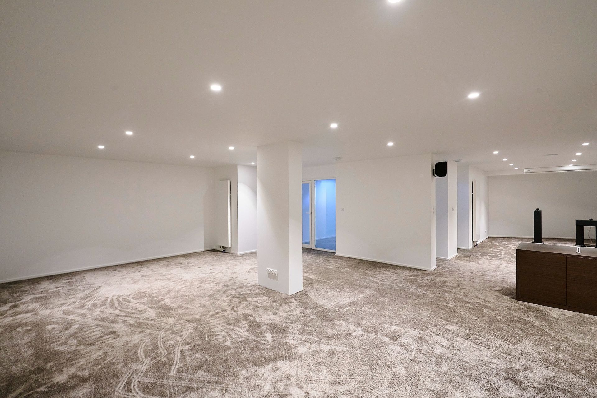 luxury house 9 Rooms for sale on CROIX (59170)