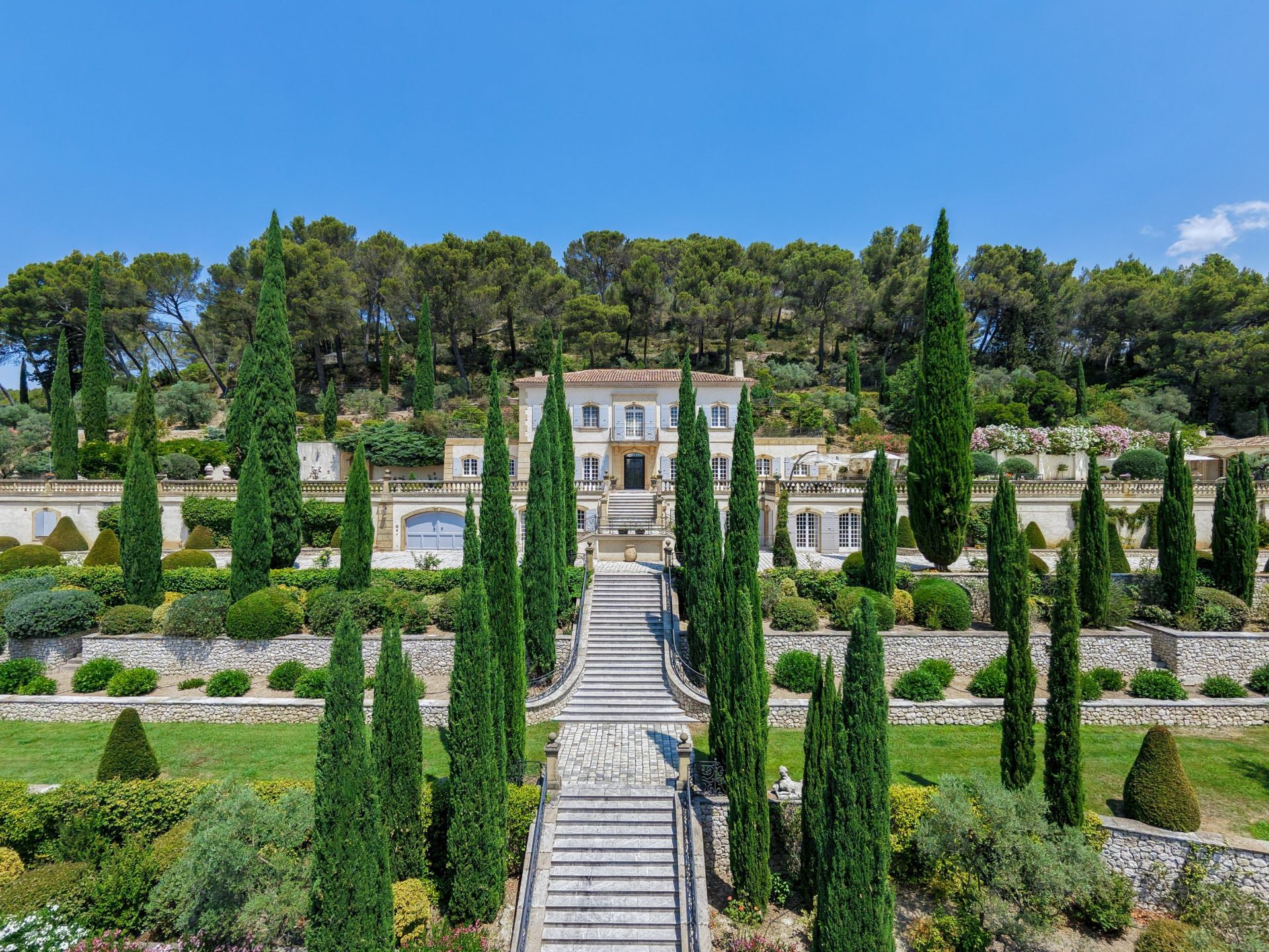luxury house 13 Rooms for sale on AIX EN PROVENCE (13100)