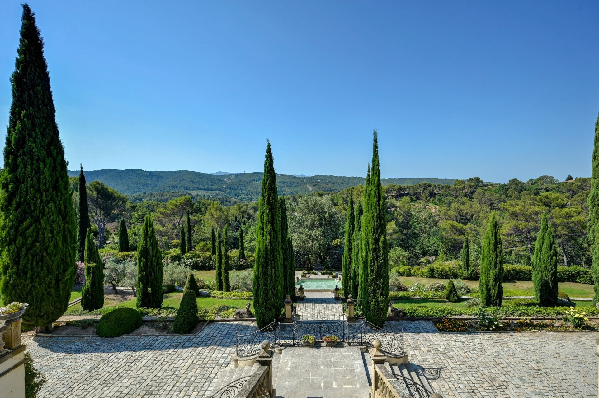 luxury house 13 Rooms for sale on AIX EN PROVENCE (13100)
