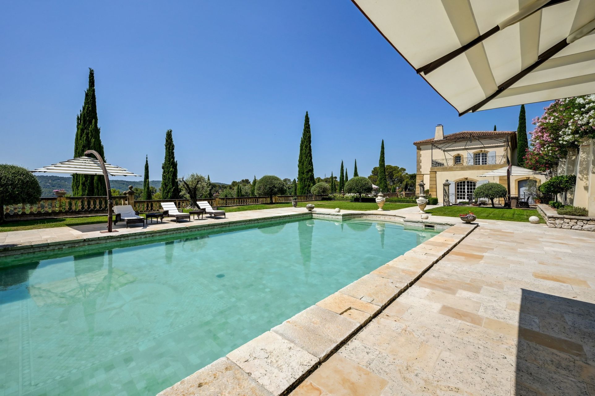 luxury house 13 Rooms for sale on AIX EN PROVENCE (13100)