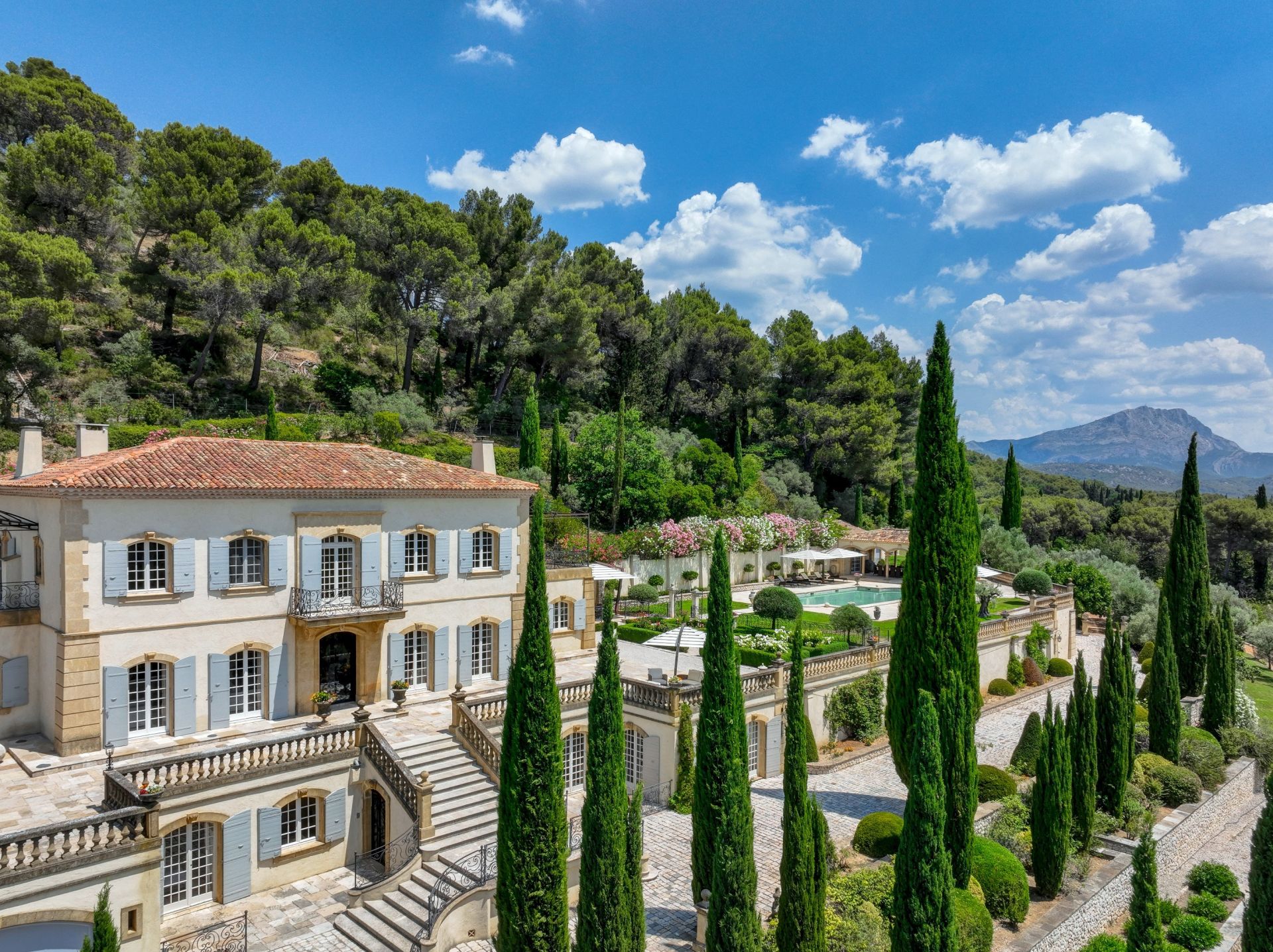 luxury house 13 Rooms for sale on AIX EN PROVENCE (13100)