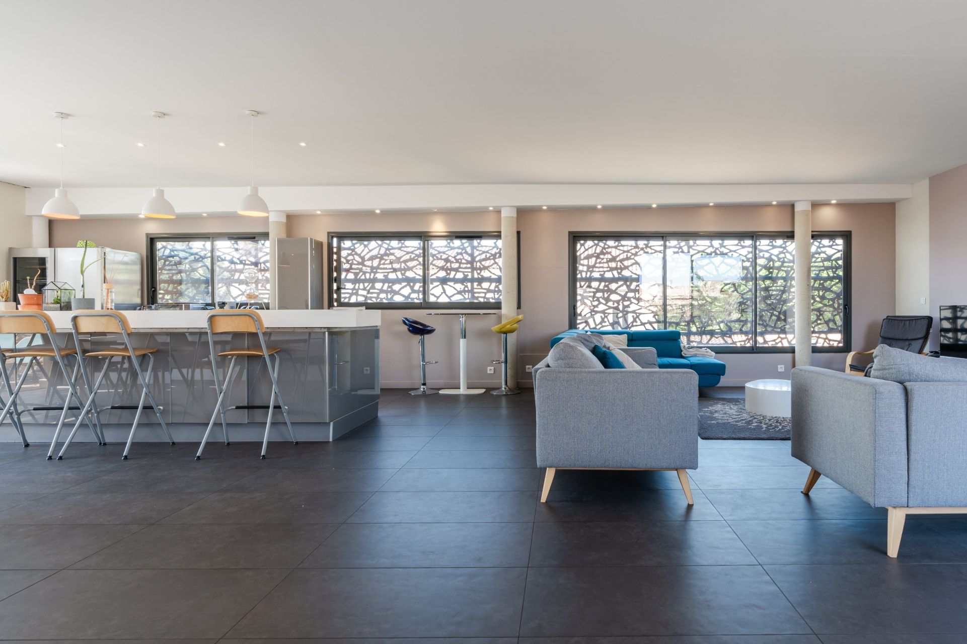 luxury apartment 7 Rooms for sale on NARBONNE (11100)