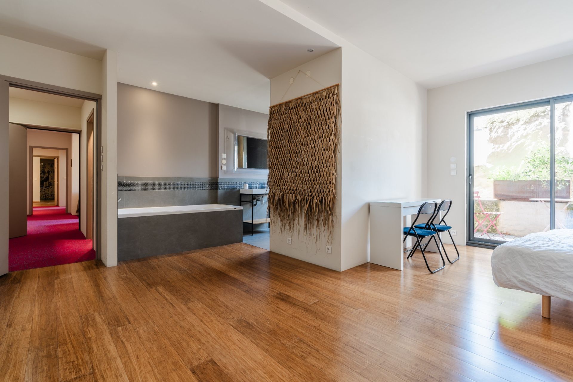 luxury apartment 7 Rooms for sale on NARBONNE (11100)