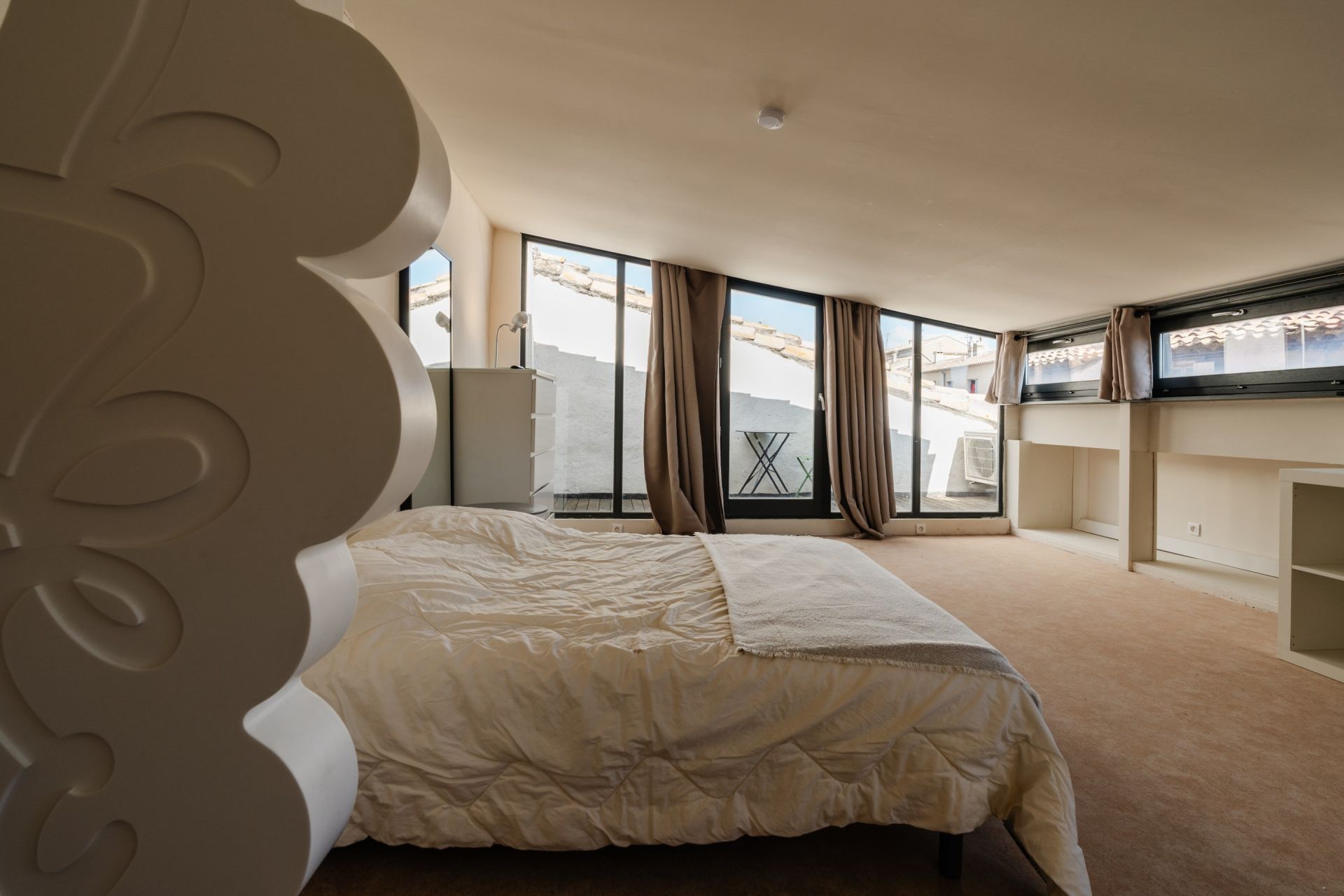 luxury apartment 7 Rooms for sale on NARBONNE (11100)