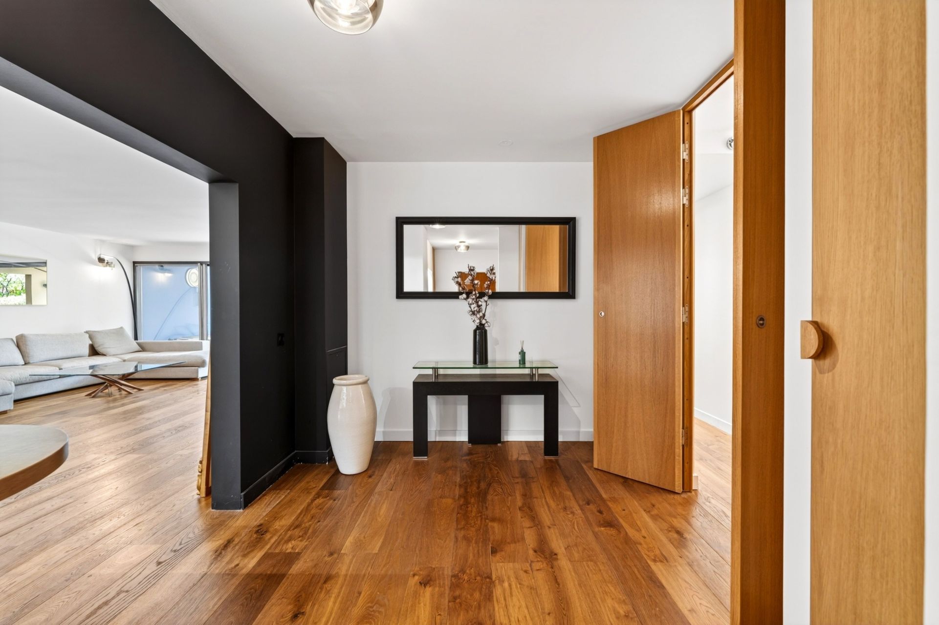 luxury apartment 3 Rooms for sale on MARSEILLE (13007)