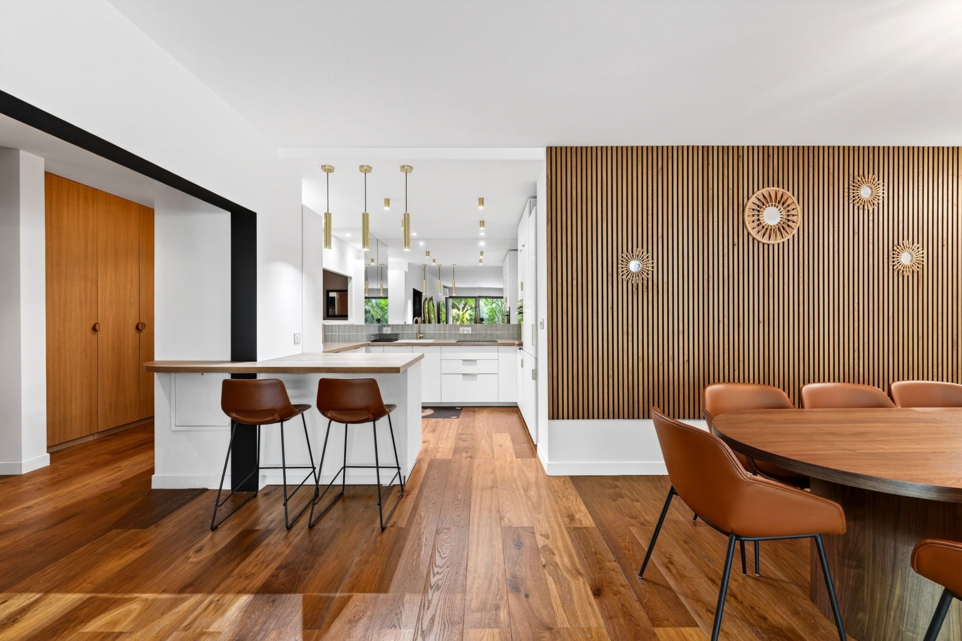 luxury apartment 3 Rooms for sale on MARSEILLE (13007)