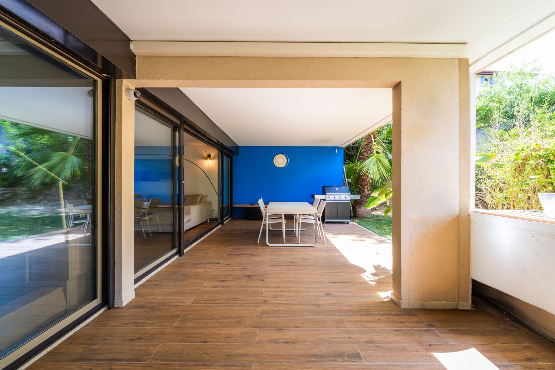luxury apartment 3 Rooms for sale on MARSEILLE (13007)