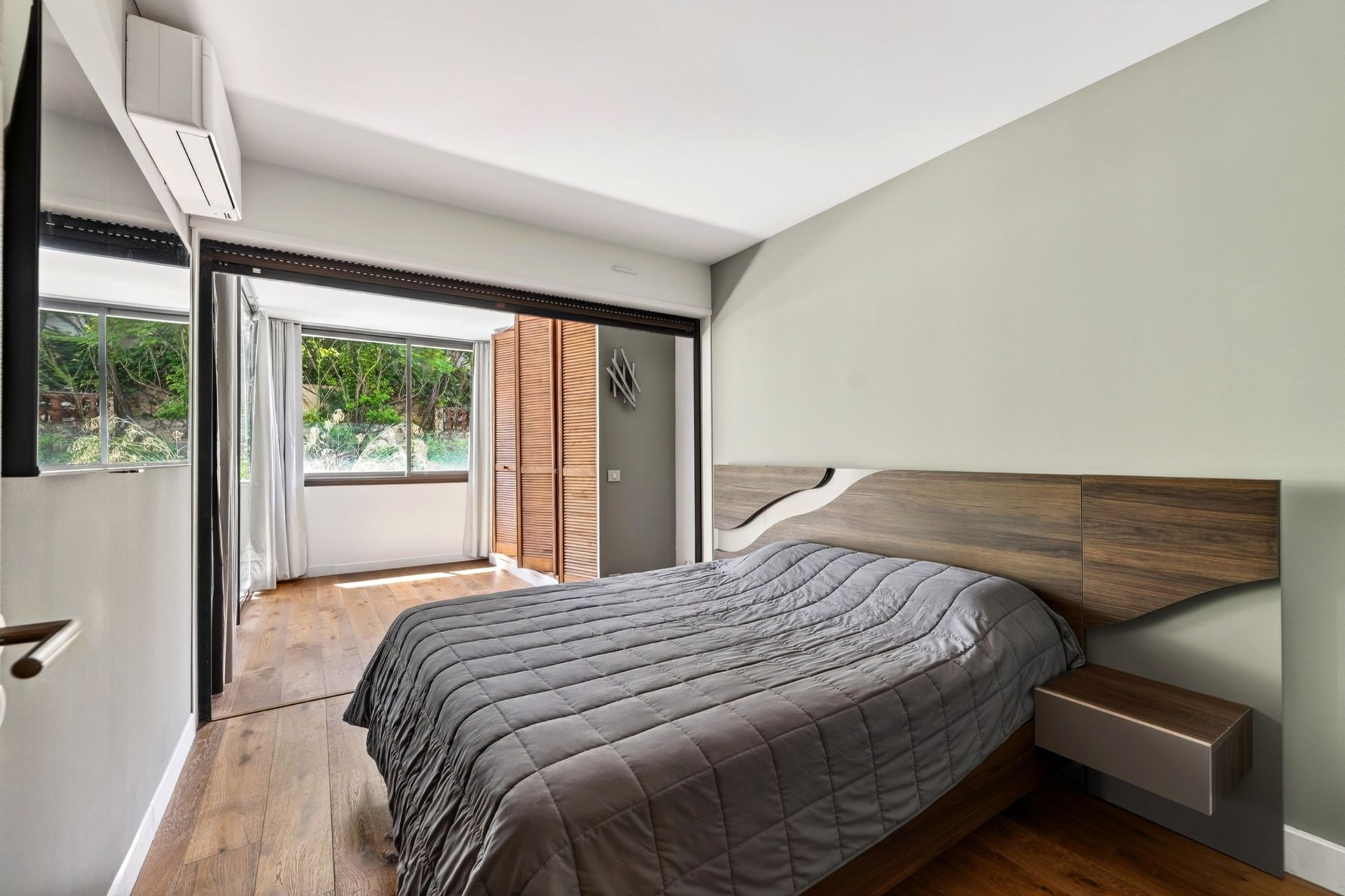 luxury apartment 3 Rooms for sale on MARSEILLE (13007)