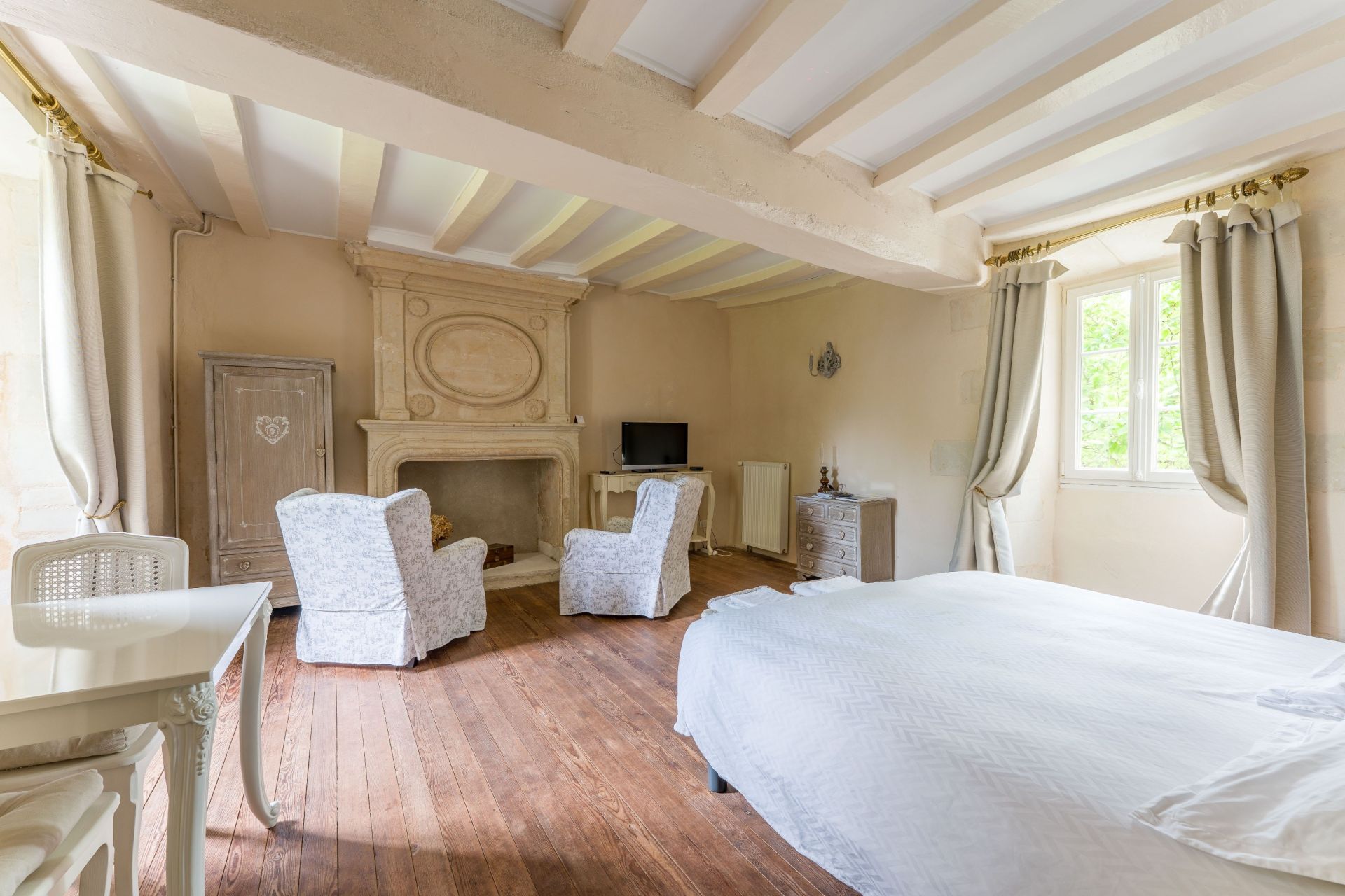 luxury house 8 Rooms for sale on GRANDCHAMP DES FONTAINES (44119)