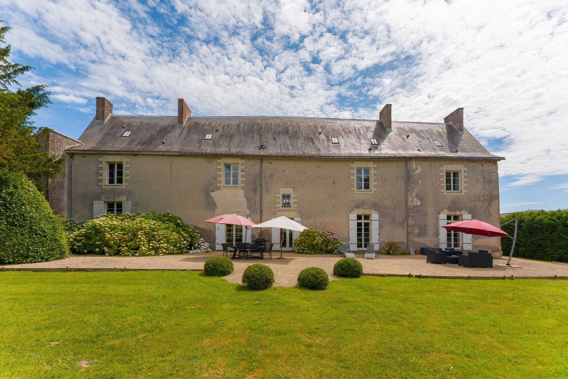 luxury house 8 Rooms for sale on GRANDCHAMP DES FONTAINES (44119)